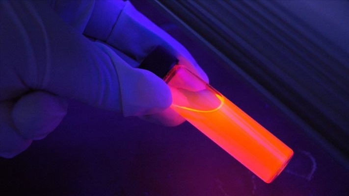 Japon üreticiden Kovid-19'u yok edecek ultraviyole ışın yayan cihaz