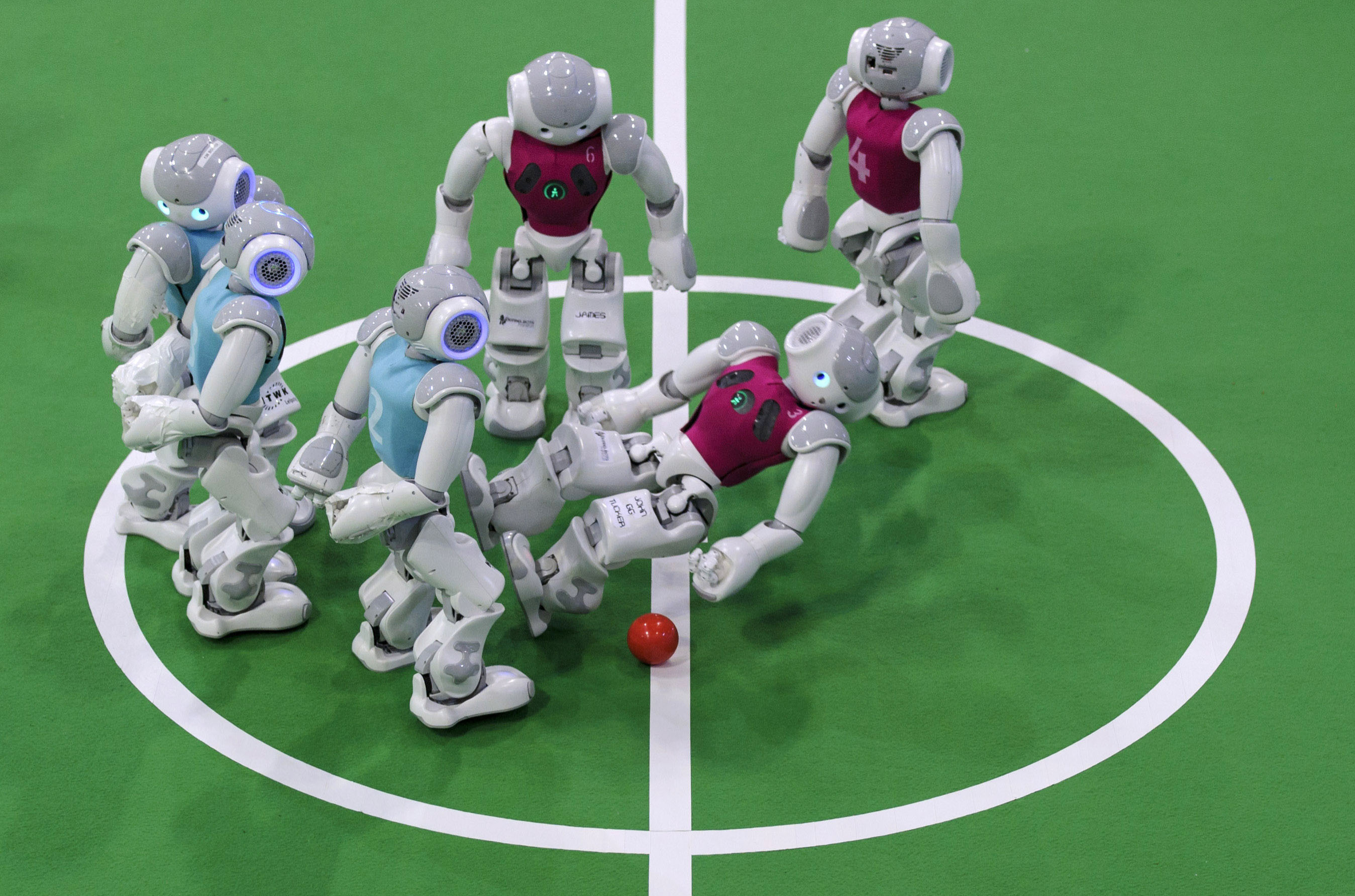 Kupa Tamamlandı, Sıra Robotların Kupasında