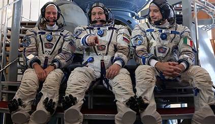 Astronotlar uzay yürüyüşünde