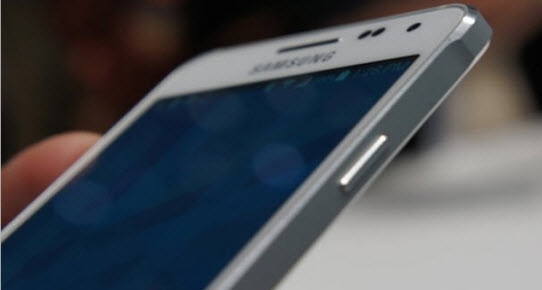 İşte Samsung'un yeni telefonu Galaxy A7!