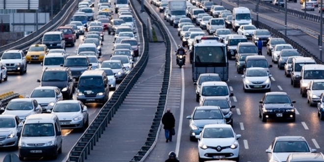 Okullar açılmaya başladı, İstanbul'da trafik yüzde 30 arttı