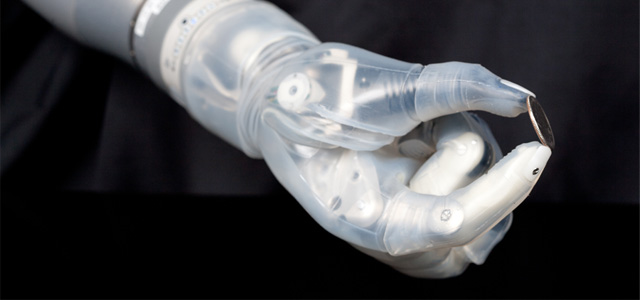 Protez kol, biyonik geleceğe göz kırpıyor