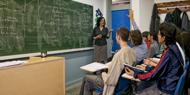 Ücretli Öğretmenler Kurslarda Ders Verebilir
