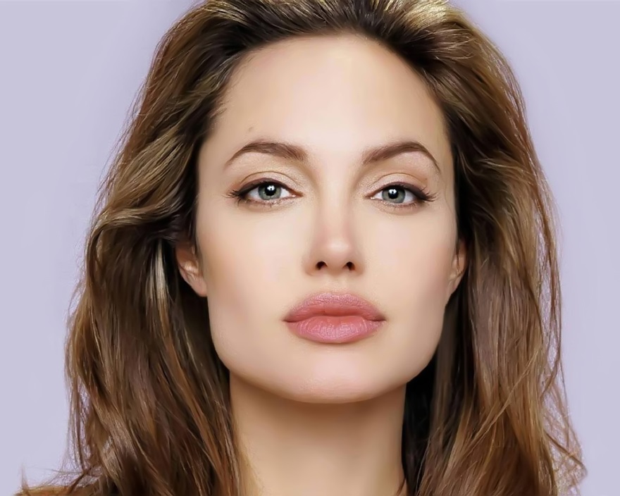 ​Angelina Jolie ne diyor?