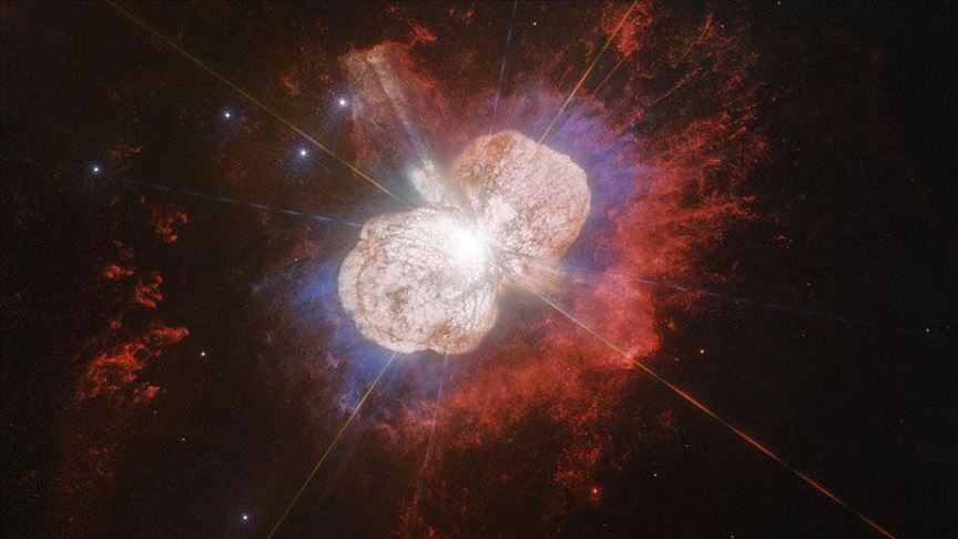 Hubble 170 yıl önceki yıldız patlamasını kaydetti