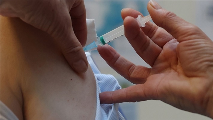 Yeni Zelanda'da eğitim ve sağlık çalışanlarına Kovid-19 aşısı zorunlu oldu