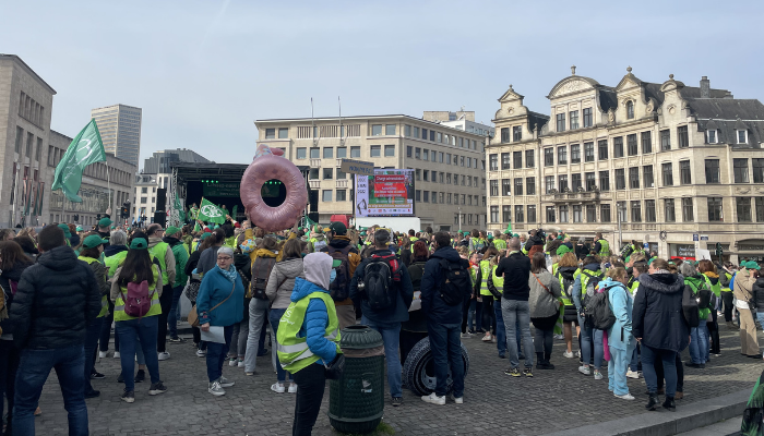 Brüksel'de öğretmenler greve gitti