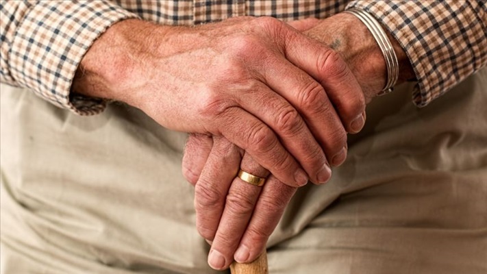 Evinde yaşlısı olanlara ortak aktivite önerileri