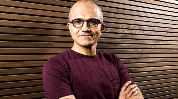 Microsoft Satya Nadella’ya Servet Ödüyor