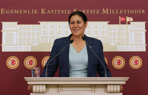 CHP Manisa Milletvekili Sakine Öz: "Koskoca Manisa'ya Bir Okulu Sığdıramadılar"