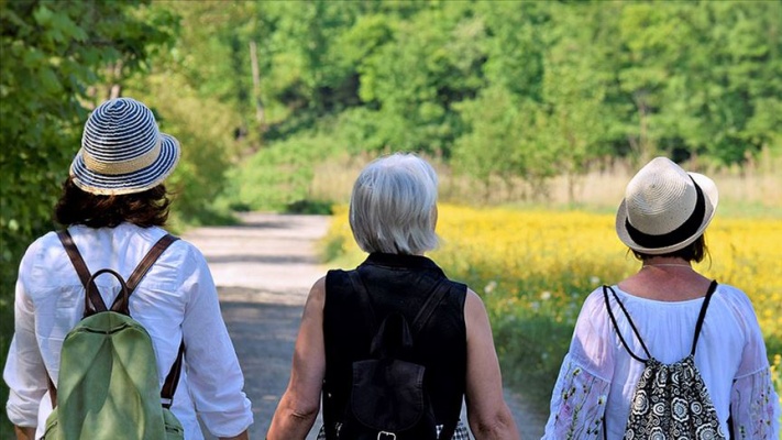 Menopoz sonrası hafif egzersiz kemik kırılması riskini azaltıyor