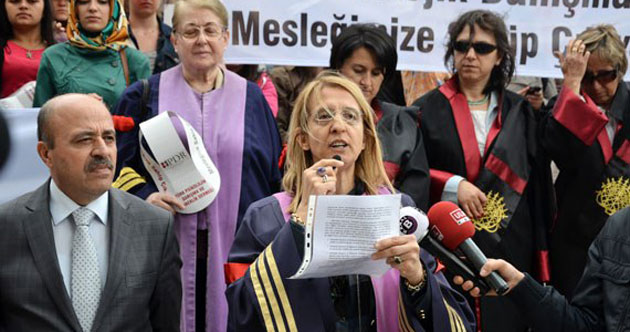 Türk PDR Derneği MEB Önünde Basın Açıklaması yaptı