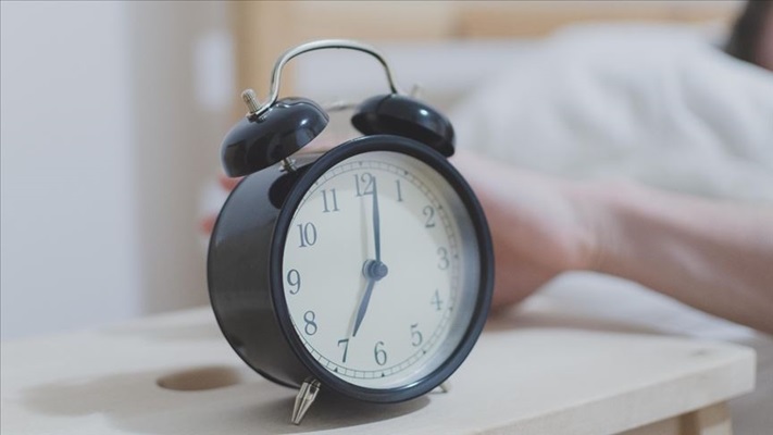 Biyolojik saat ile sosyal saat arasındaki uyumsuzluğu kontrol etmek için 'uyku' tavsiyeleri