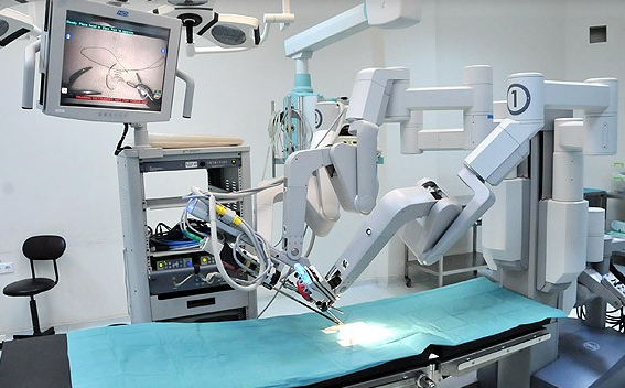 Böbrek naklinde robotik cerrahiyle yüzde yüz başarı