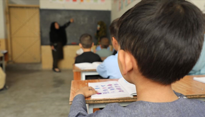 Afganistan'da okullar açıldı