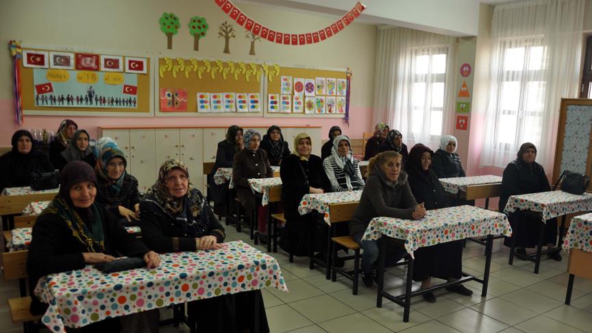 Kayseri'de okuma yazma kurslarına bin 200 kursiyer kaydoldu