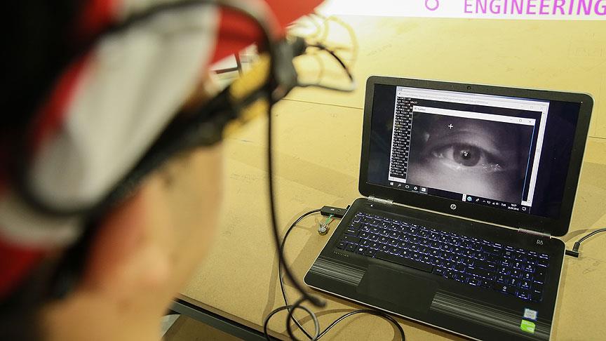 Lise öğrencisinden engellilere gözle bilgisayar kullandıran yazılım