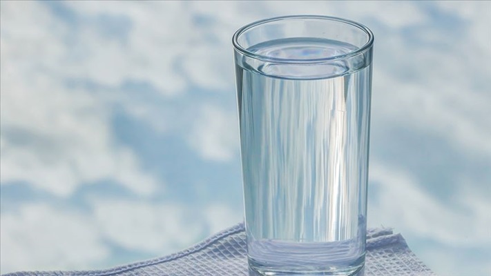 Az su içmenin ve susuzluğun böbrek taşı riskini artırdığı uyarısı