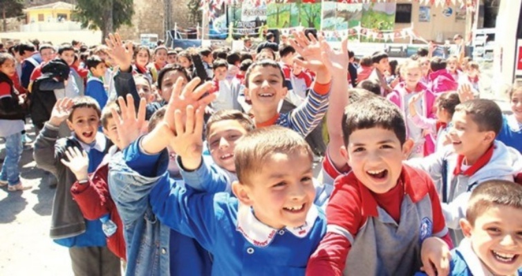 "Şartlı Eğitim Yardımı"nın ikinci döneminde hedef 450 bin mülteci çocuk