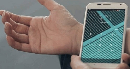 Motorola'dan dövmeyle açılan ekran kilidi