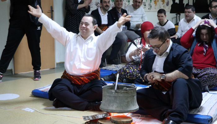 Engelli öğrencilerden unutulan Osmanlı geleneği
