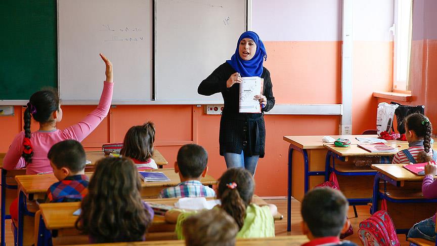 Suriyeli öğrenciler kendi dillerinde eğitim görüyor