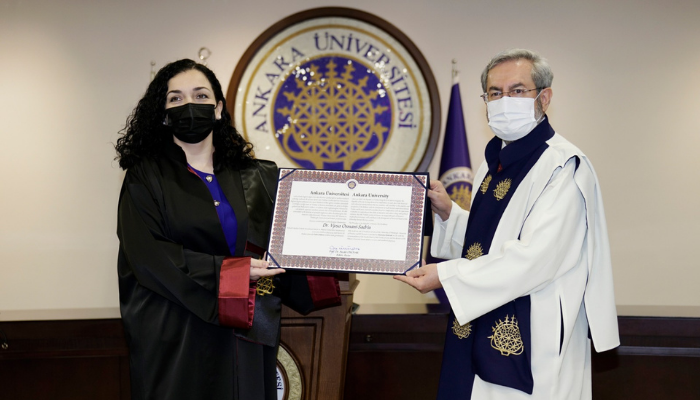 Ankara Üniversitesi'nden Kosova Cumhurbaşkanı'na fahri doktora unvanı