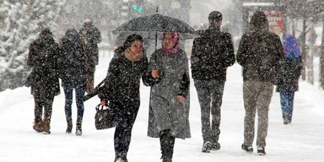 Meteoroloji: İstanbul'a kar yağışı geliyor!