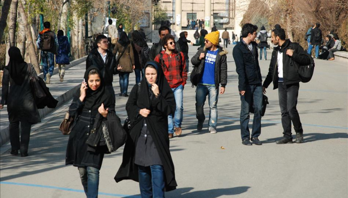 5 soruda İran'da kız öğrencilerin zehirlenme olayı