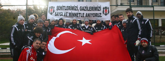 Beşiktaşlı Futbolcular Çanakkale Şehitlerini Andı