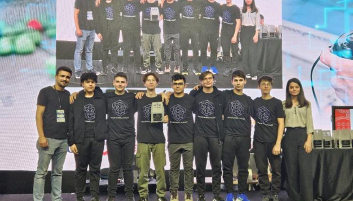 Doğa Koleji VEX Robotics İstanbul Turnuva’sının Şampiyonu
