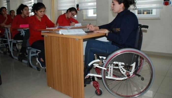 Engelli öğretmenlere MEB engeli