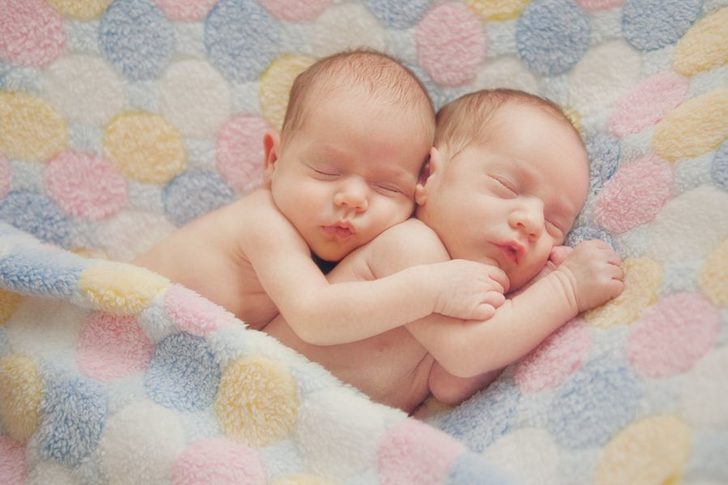 İkiz bebek sahiplerine 2 yıl boyunca aylık 150 TL destek