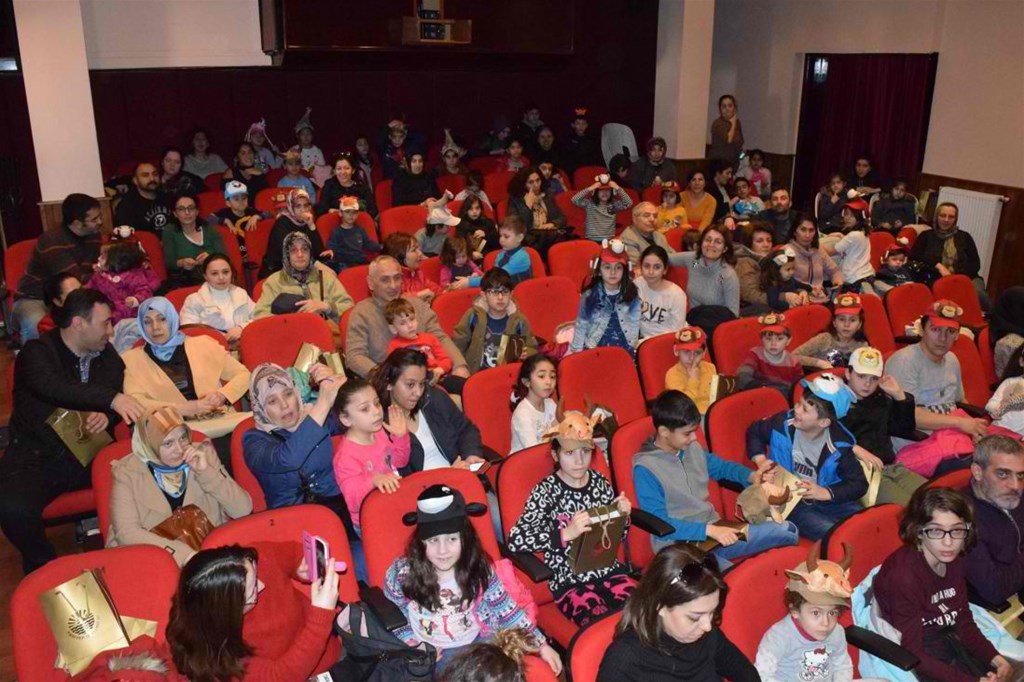 Sarıyer Belediyesi 3 bin 600 çocuğu tiyatroyla buluşturdu