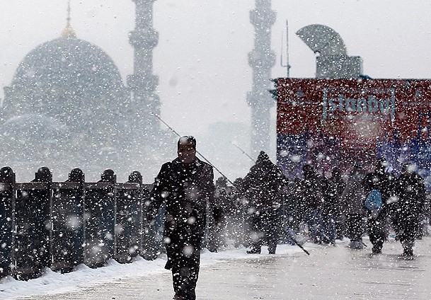 İstanbul'a Cuma günü yeniden kar geliyor