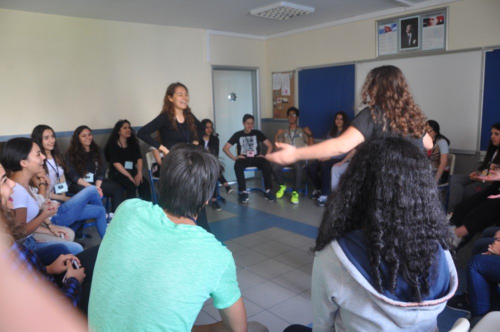 Liseli gençlerden mülteci sorunlarına çözüm arayışları