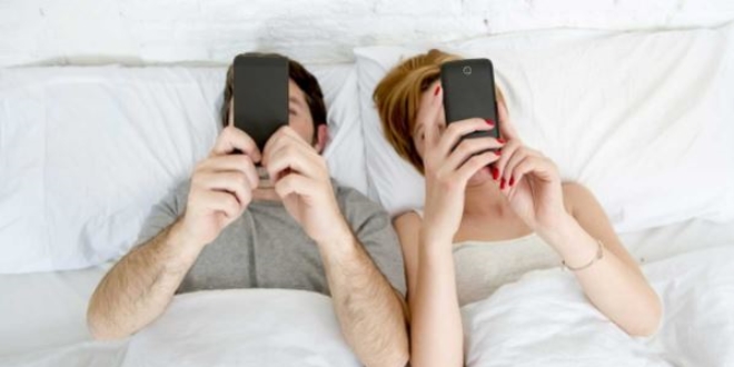 'Cep telefonu uyku düzenini olumsuz etkiliyor'