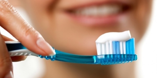 Dişlerinizi günde 3 kereden fazla fırçalamayın!