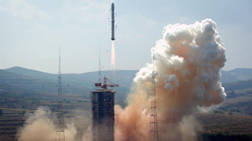 Çin yeni iletişim uydusu fırlattı