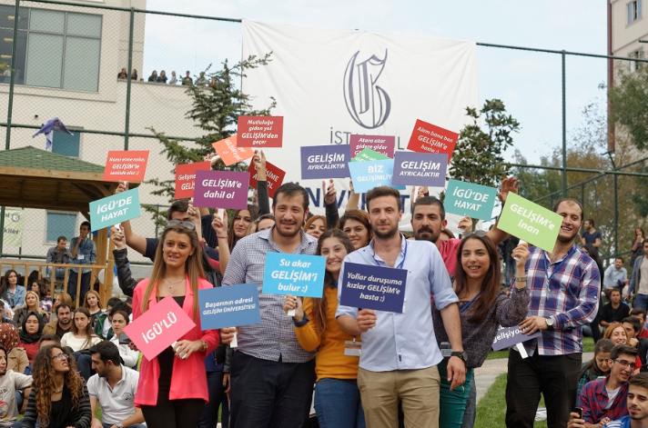 İstanbul Gelişim Üniversitesi Öğrencileri Pinhani Konseri İle Coştu!