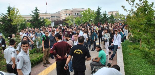 Üniversitede Lice protestosu: 17 gözaltı