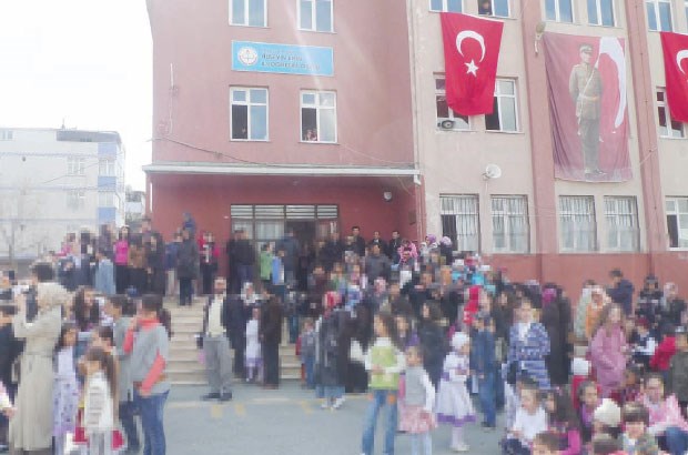 Okullarda son zil protestolara çaldı