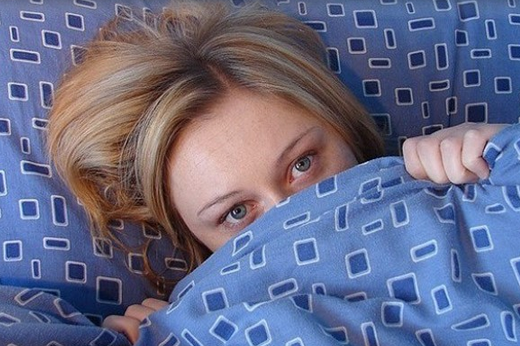 Kadınlar erkeklerden daha mutsuz uyanıyor