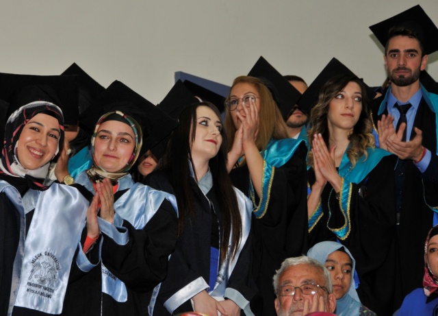 Selçuk Üniversitesi'nde mezuniyet heyecanı