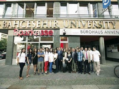 Berlin'de Eğitim Krizine Türkler Çözüm Olacak