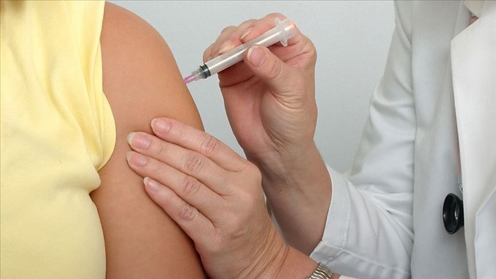 İngiltere'de klinik çalışmaları süren Kovid-19 aşısının güvenli olduğu açıklandı