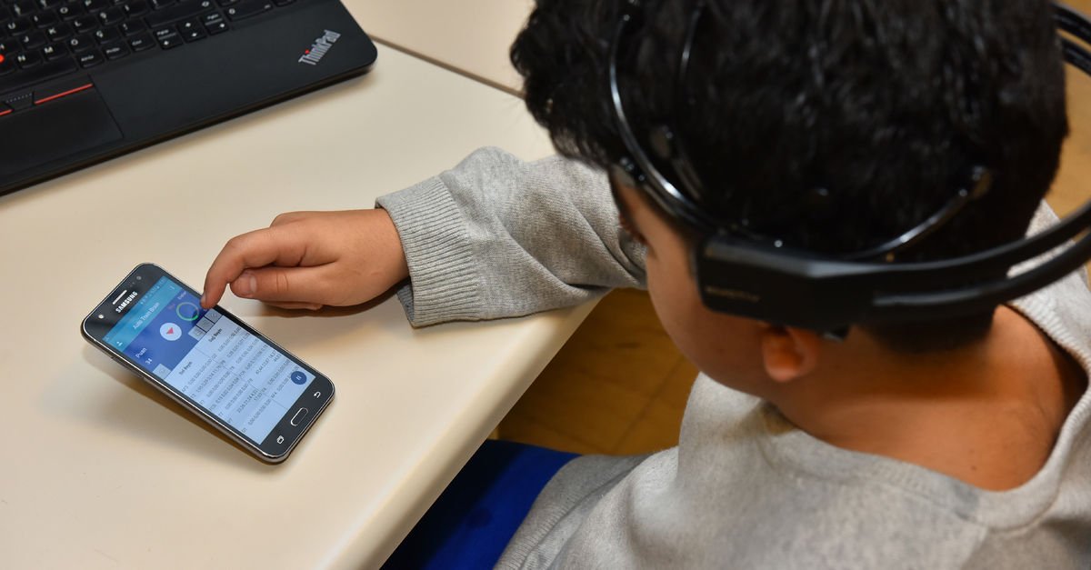 Disleksik çocukların eğitimini destekleyen mobil uygulama