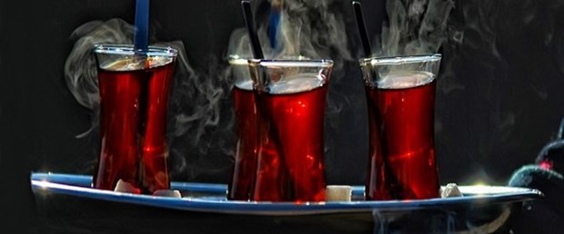 Kemikler için günde 20 bardak siyah çay