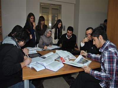 Gazikent Üniversitesi Hukuk Fakültesi Öğrencileri Bütünüyle Yeni Bir Anayasa Hazırladı… 