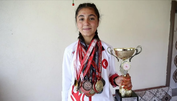 Genç atlet, 3 yılda 4 kez Türkiye şampiyonu oldu